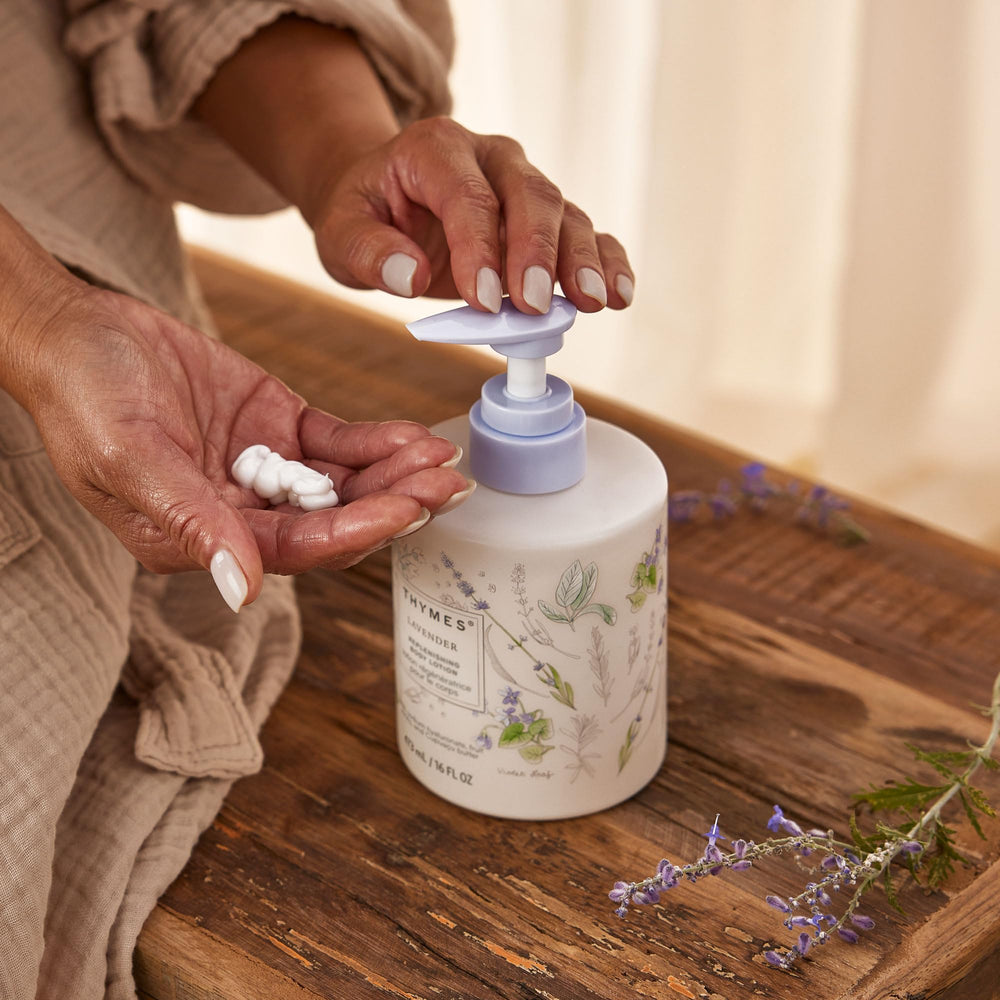 Loción Thymes con hialuronato de sodio para mayor hidratación.