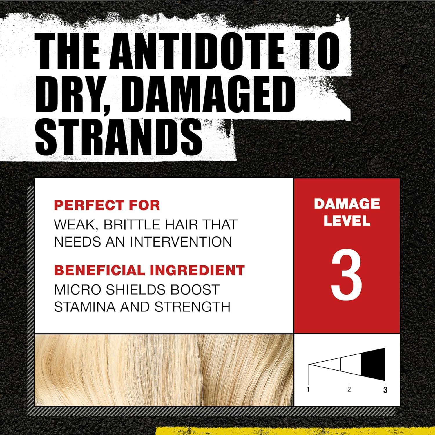 Champú Resurrección Bed Head de TIGI: persona masajeando la espuma en medias y puntas para reparación.