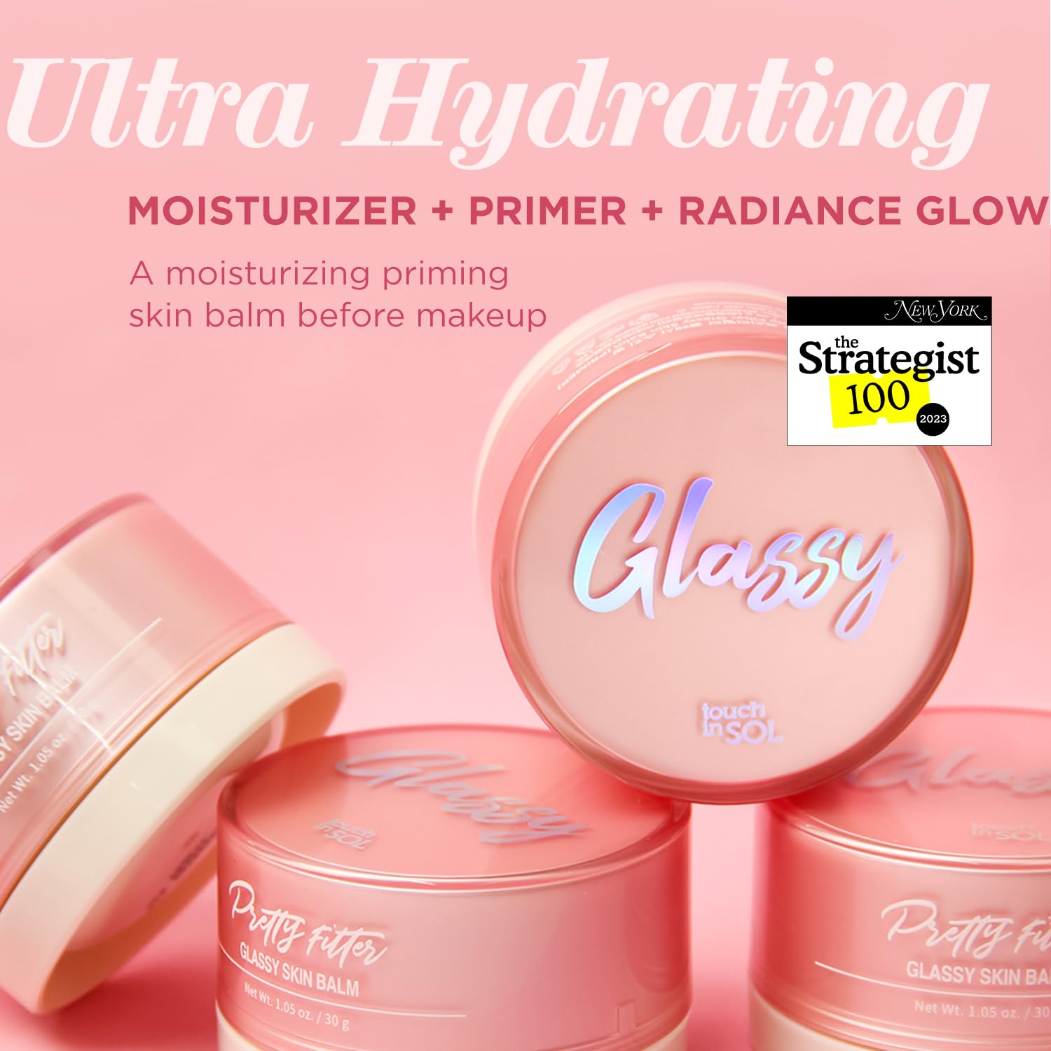 Touch in Sol Pretty Filter Glassy Skin Balm Primer en aplicación en la frente para un brillo natural