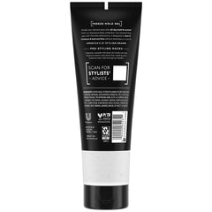 Aplicación con Gel Mega Control de TRESemmé para peinar y fijar estilo diario