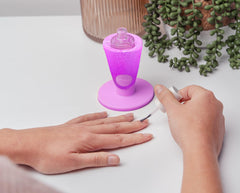 Tweexy Hinge silicona, agarre firme para botellas de esmalte