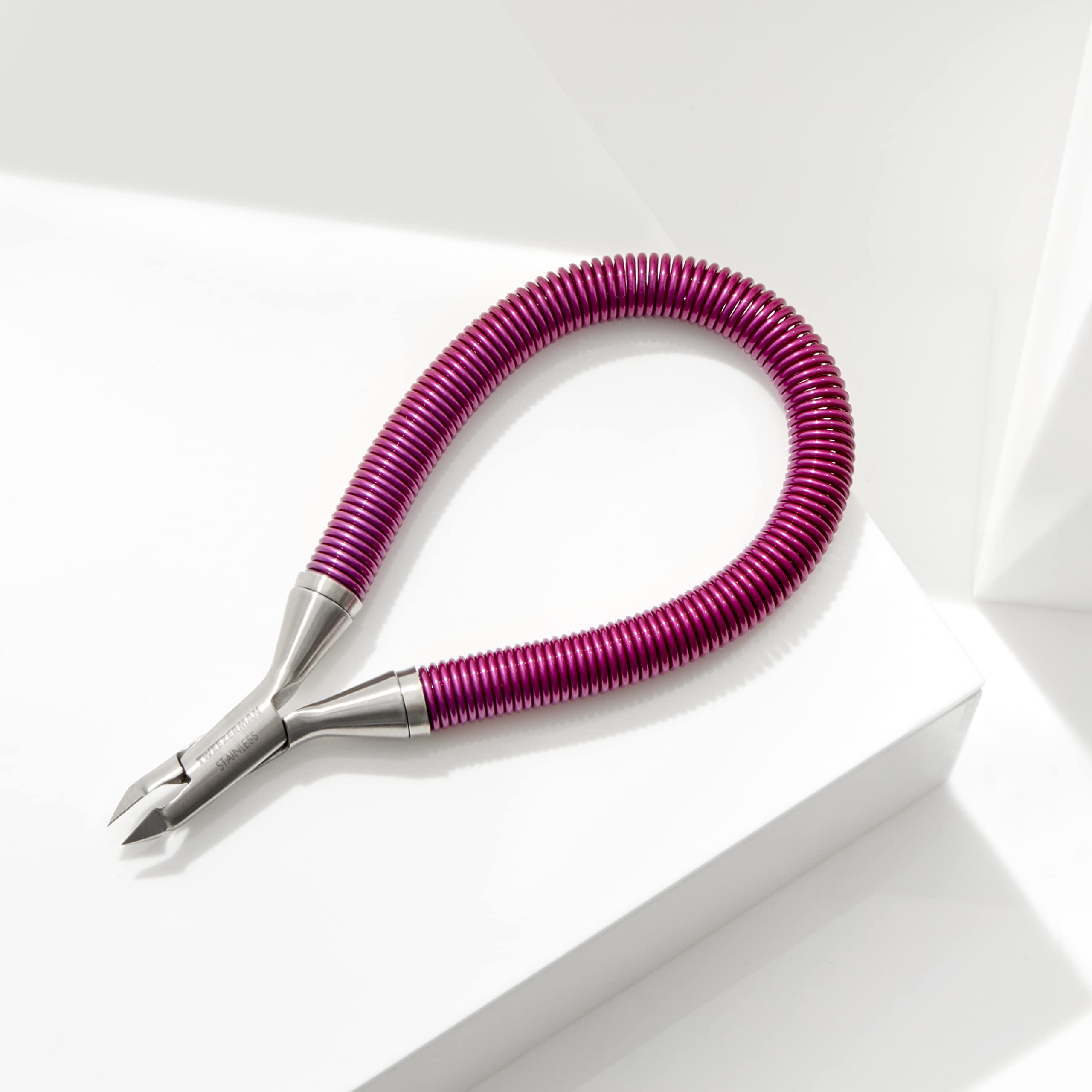 Tweezerman Grip & Snip espiral, recorte de forma precisa sin dañar la piel viva.