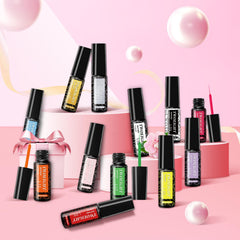 TwoEIGHT built-in brush detail enables precise nail art lines.