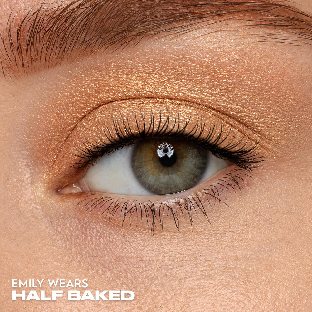 URBAN DECAY 24/7 Half Baked, sombra ultra suave para mezclado fácil.