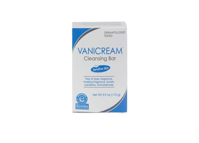 Vanicream barra limpiadora con base crema hidrata suavemente.