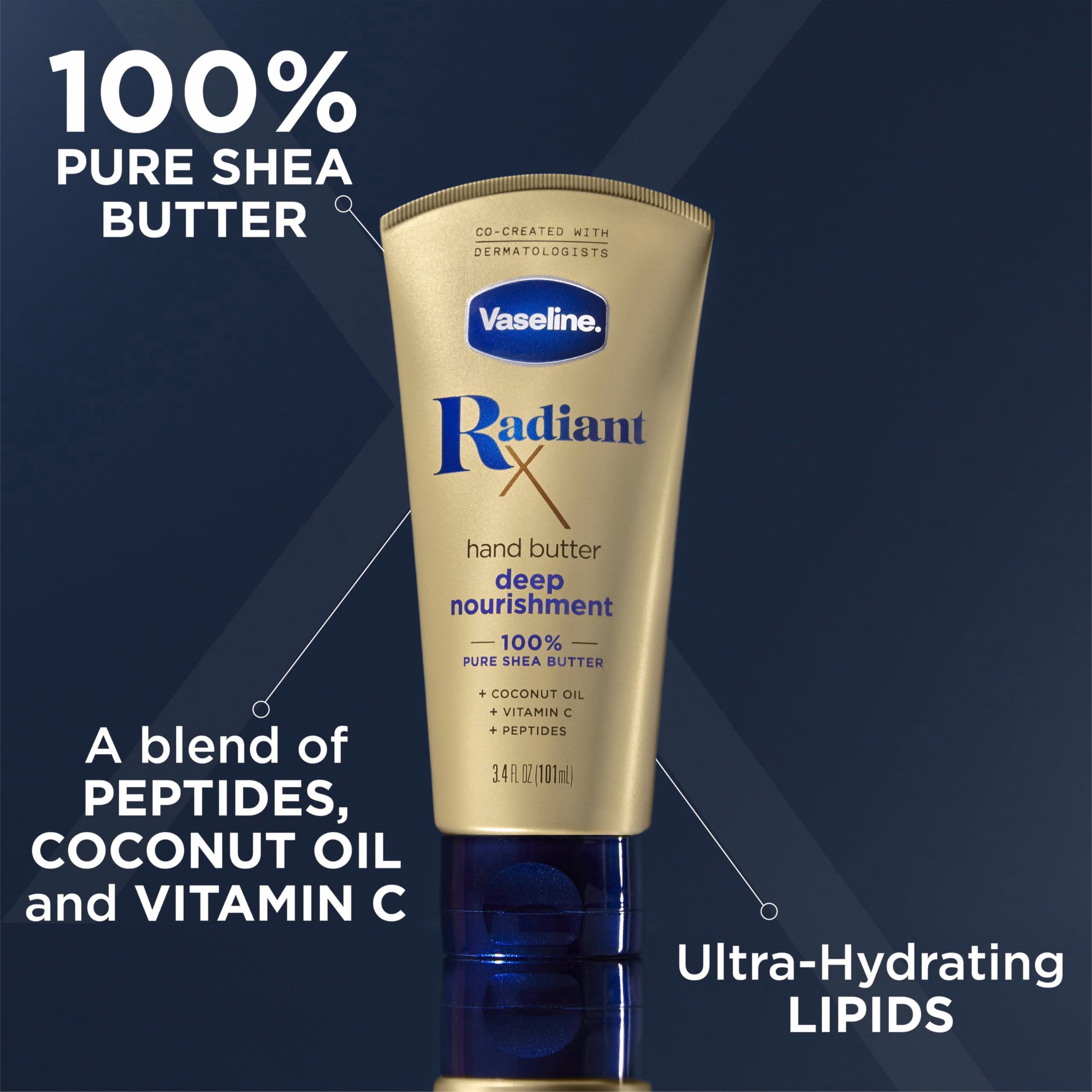 Aplicación suave de la crema de manos Vaseline.