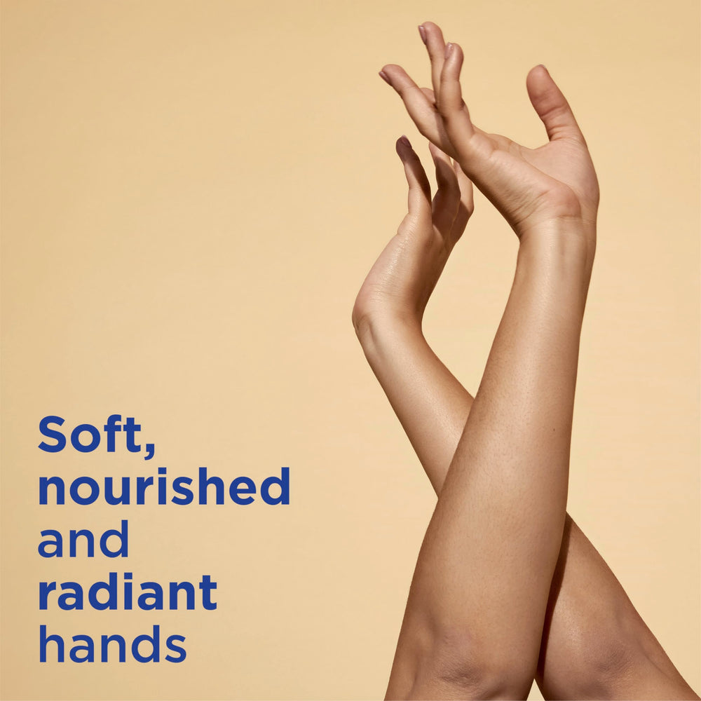 Las microgotas de Vaseline Radiant X liberan humedad en la piel.