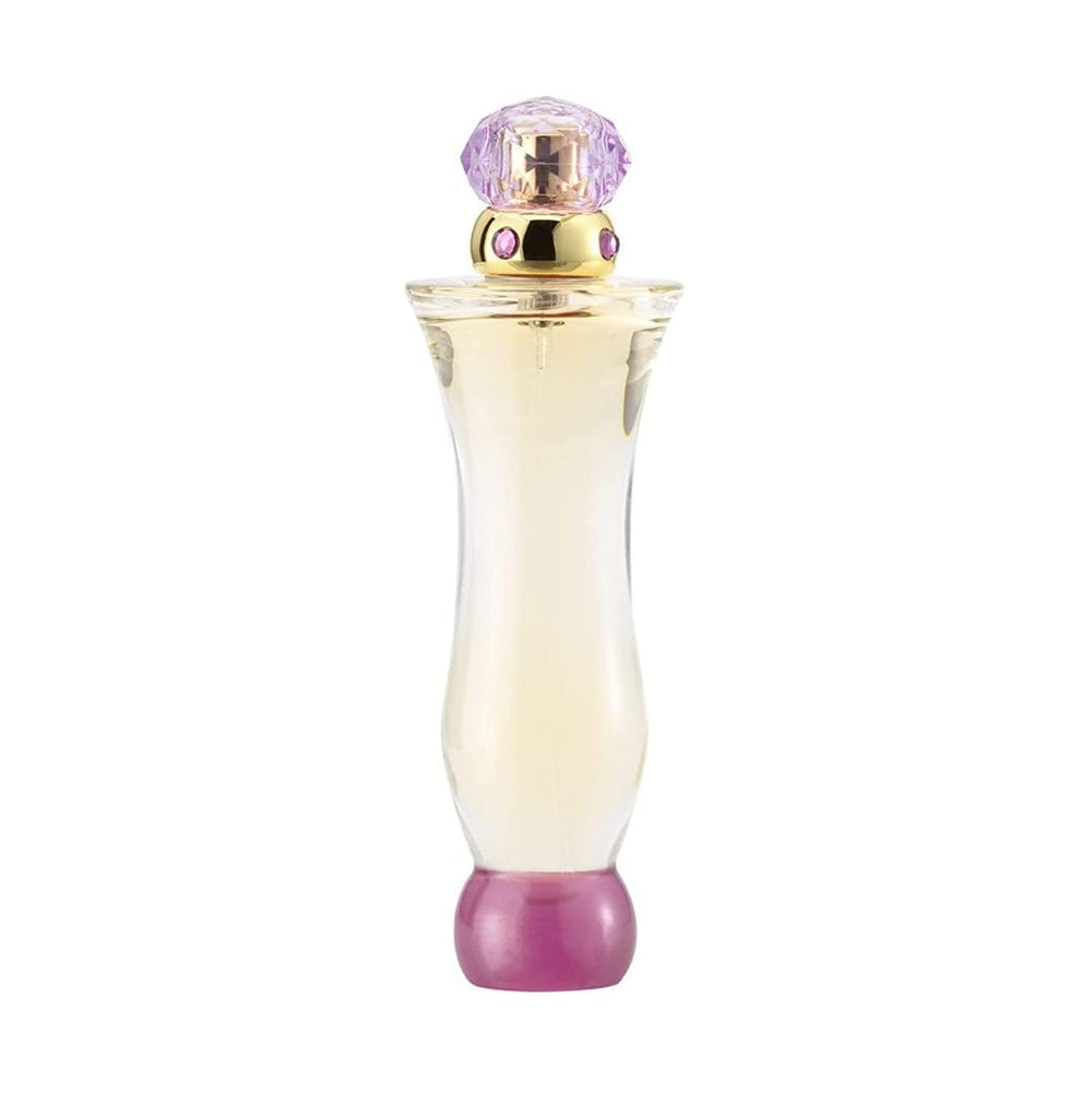 Versace Mujer aplicacion-perfume, rutina rápida para realzar la presencia diaria.