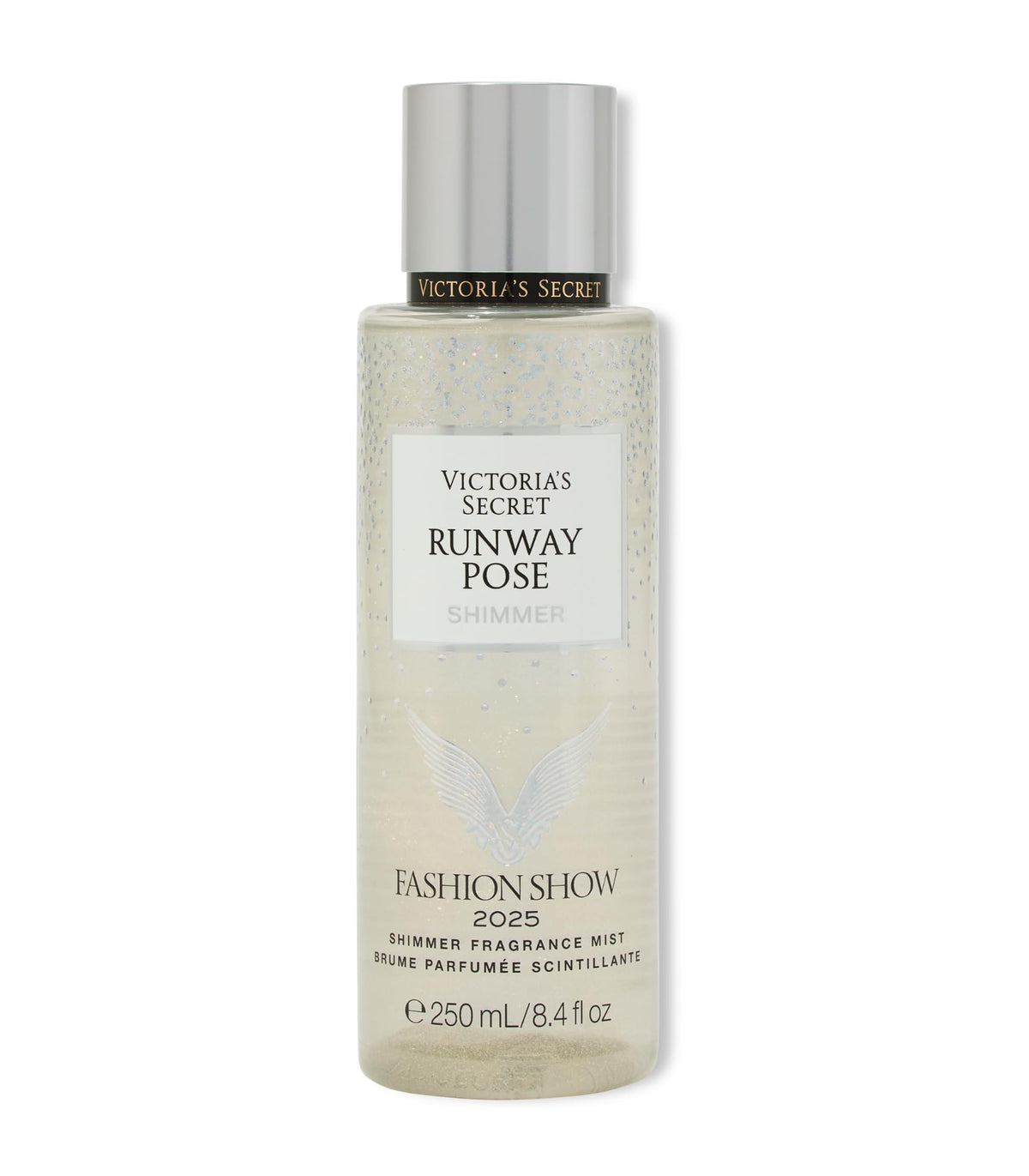 Victoria's Secret Bruma Perfumada en pose de pasarela, ideal para noche especial.