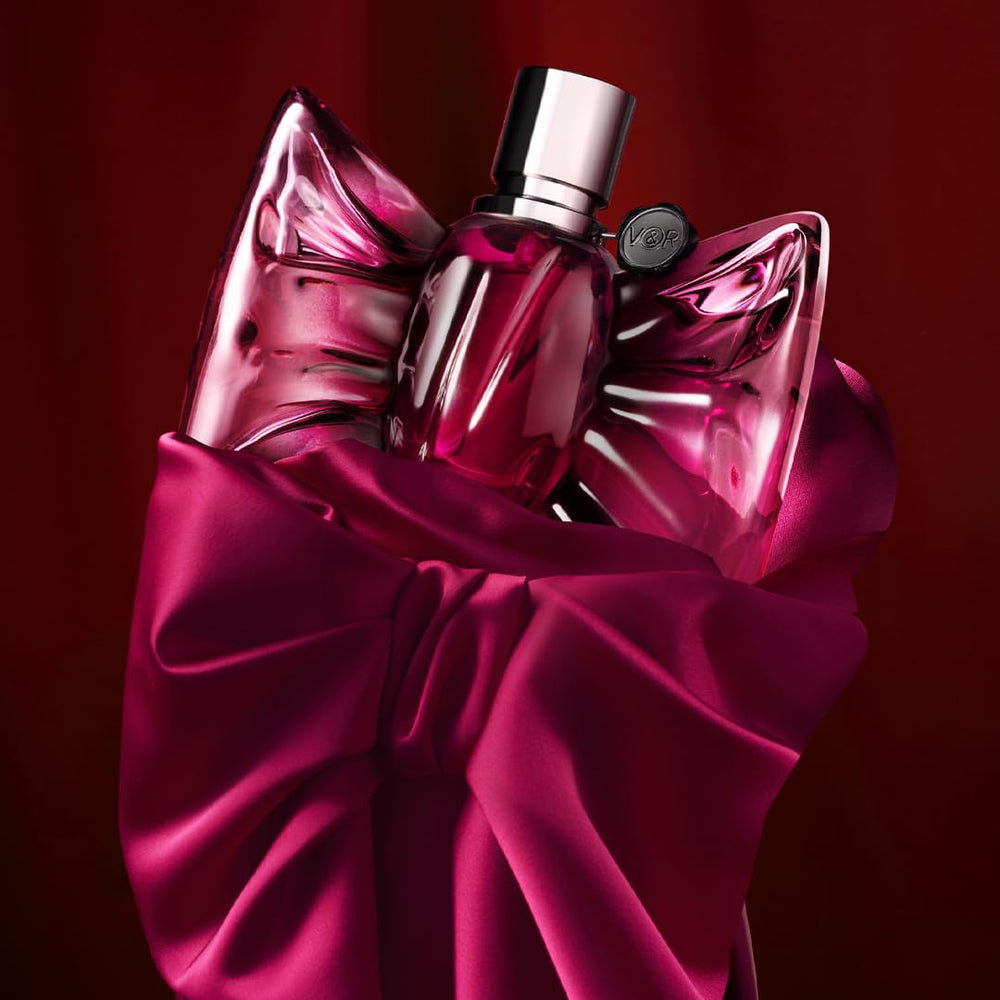 Viktor&Rolf Bonbon, botella rosa brillante, sensación cremosa y envolvente para uso diario.