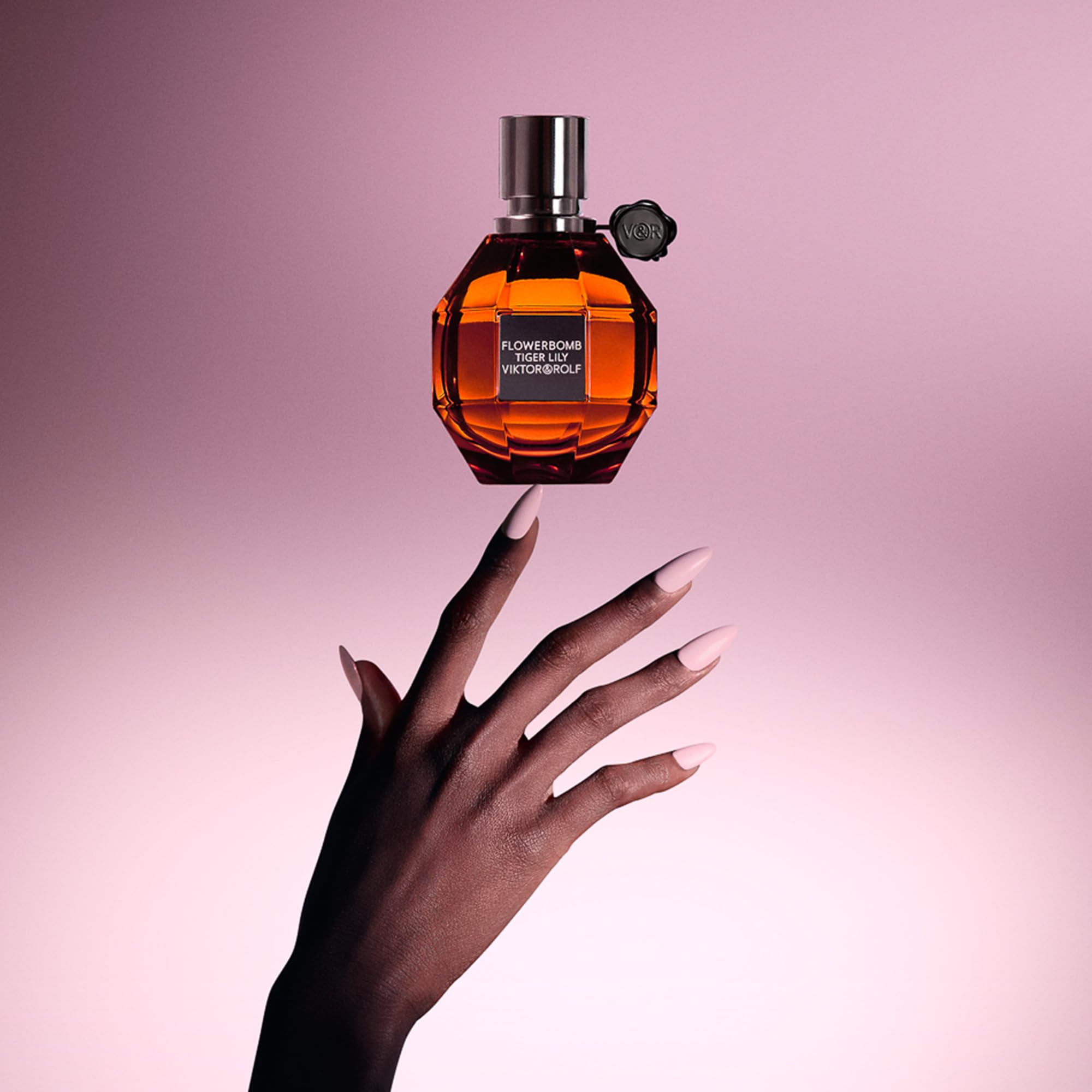 Diseño floral de Tiger Lily, perfecto para regalos.