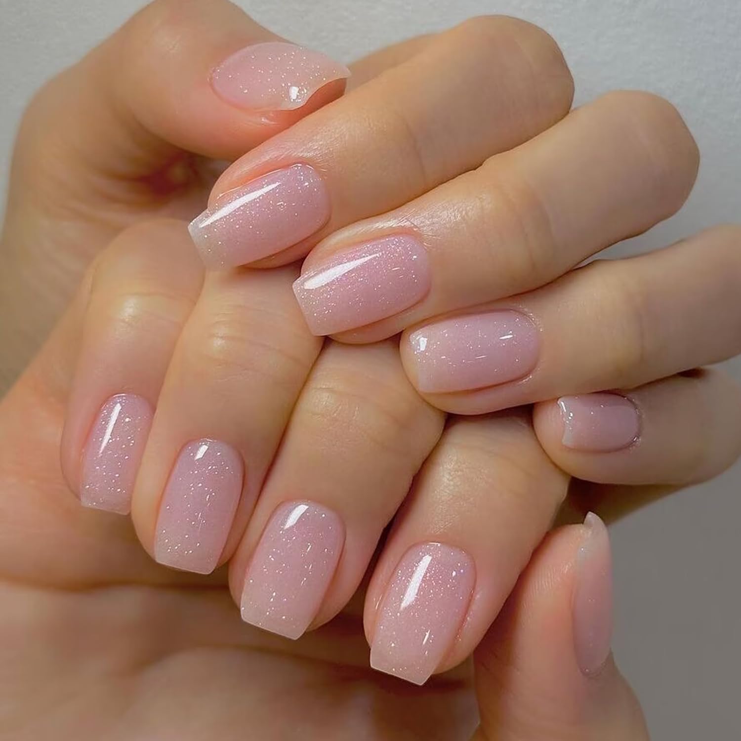 Vishine gel nude rosa translúcido, ideal para una o dos capas.