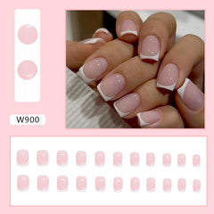 Detalle brillante de uñas francesas blancas de Vopintpy para acabado elegante