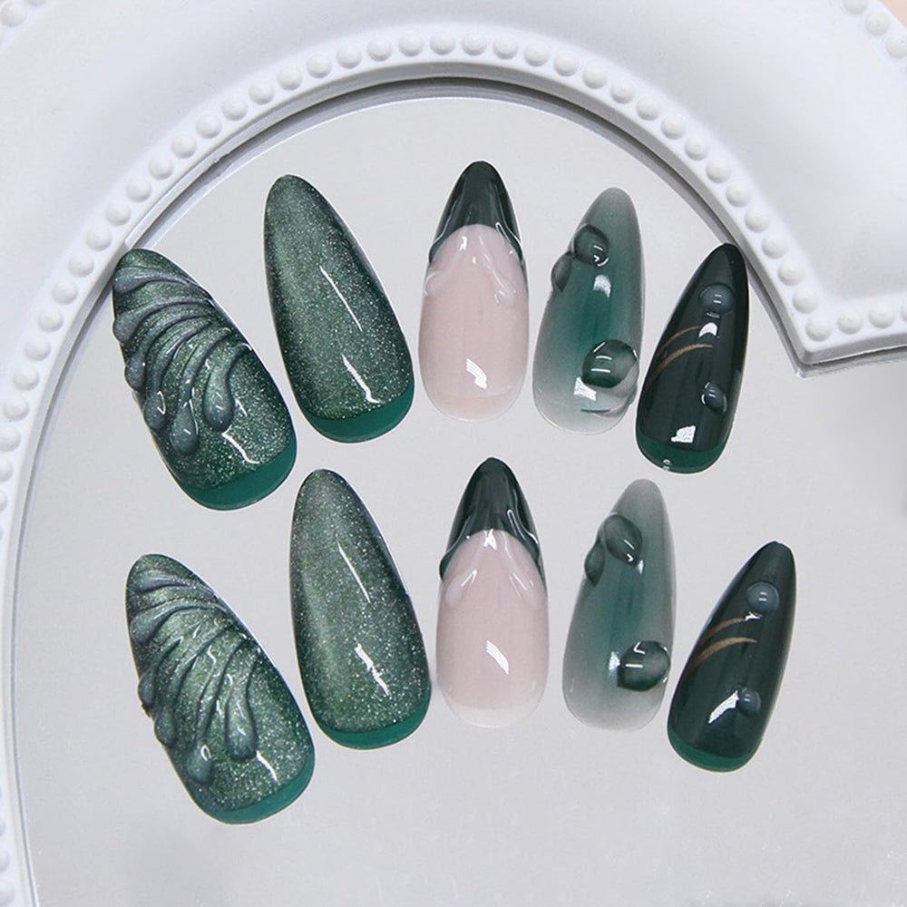 Uñas prensadas WBRRFJJ acabado glossy verde oscuro, aspecto pulido y elegante.