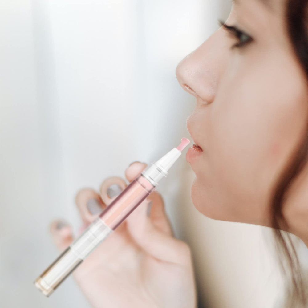 WEBBYBEAR aplicación versátil para labios, uñas o pestañas.