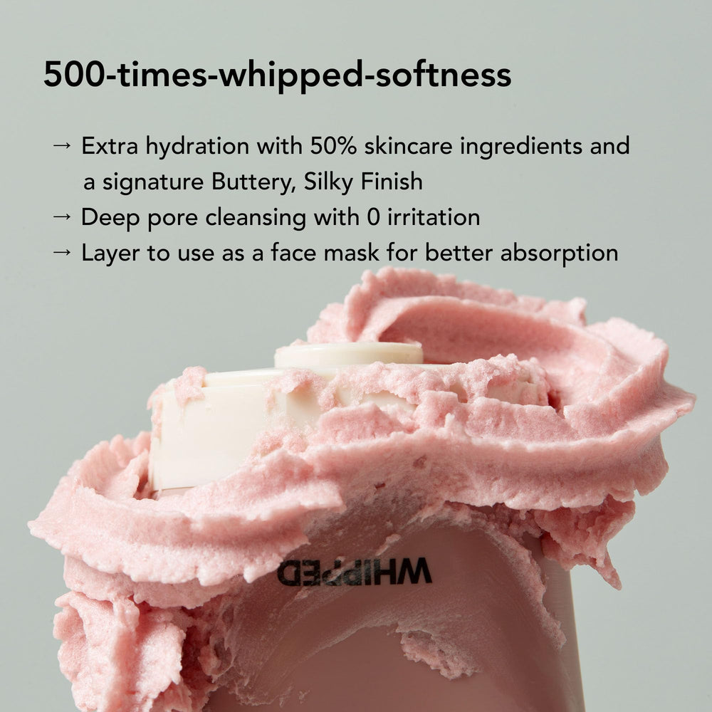 Whipped Semo mascarilla aplicada ofrece limpieza en capas suaves.