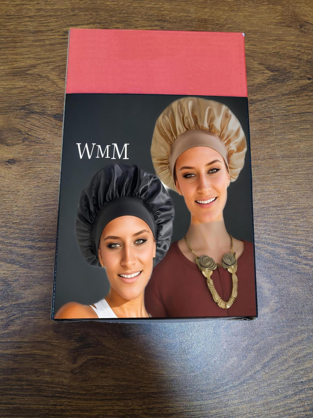 Incluye dos gorros de seda para cuidado nocturno constante