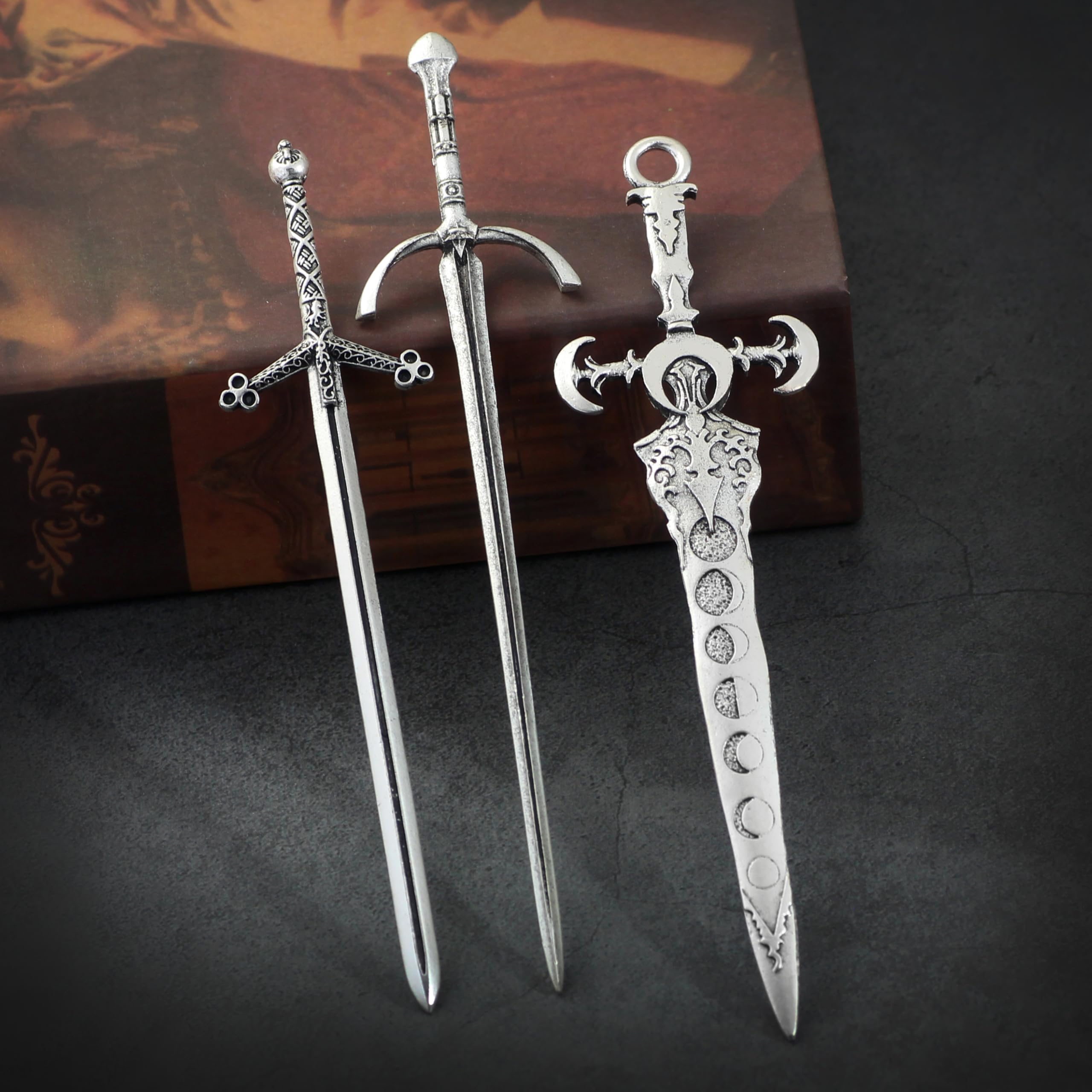 XJYHDY broches espada, acabado plateado antiguo para estilos elegantes.