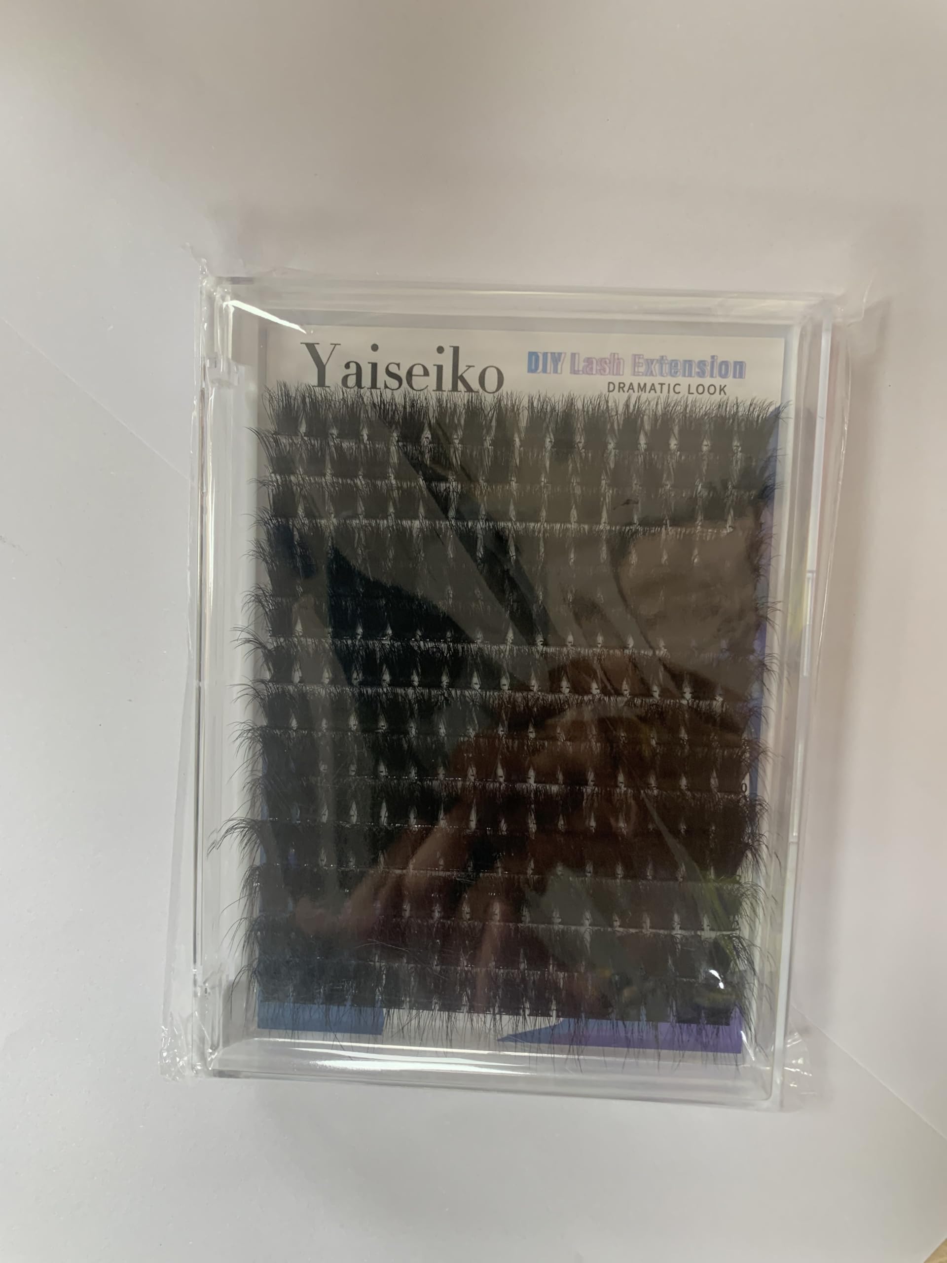 Yaiseiko efecto plumoso suave para look elegante.