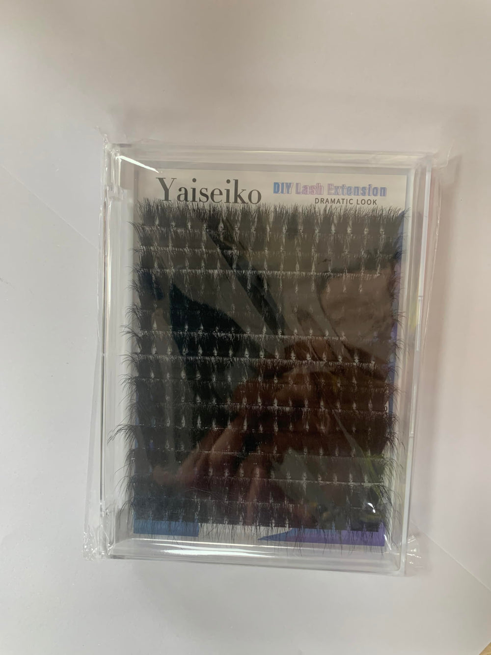 Yaiseiko efecto plumoso suave para look elegante.