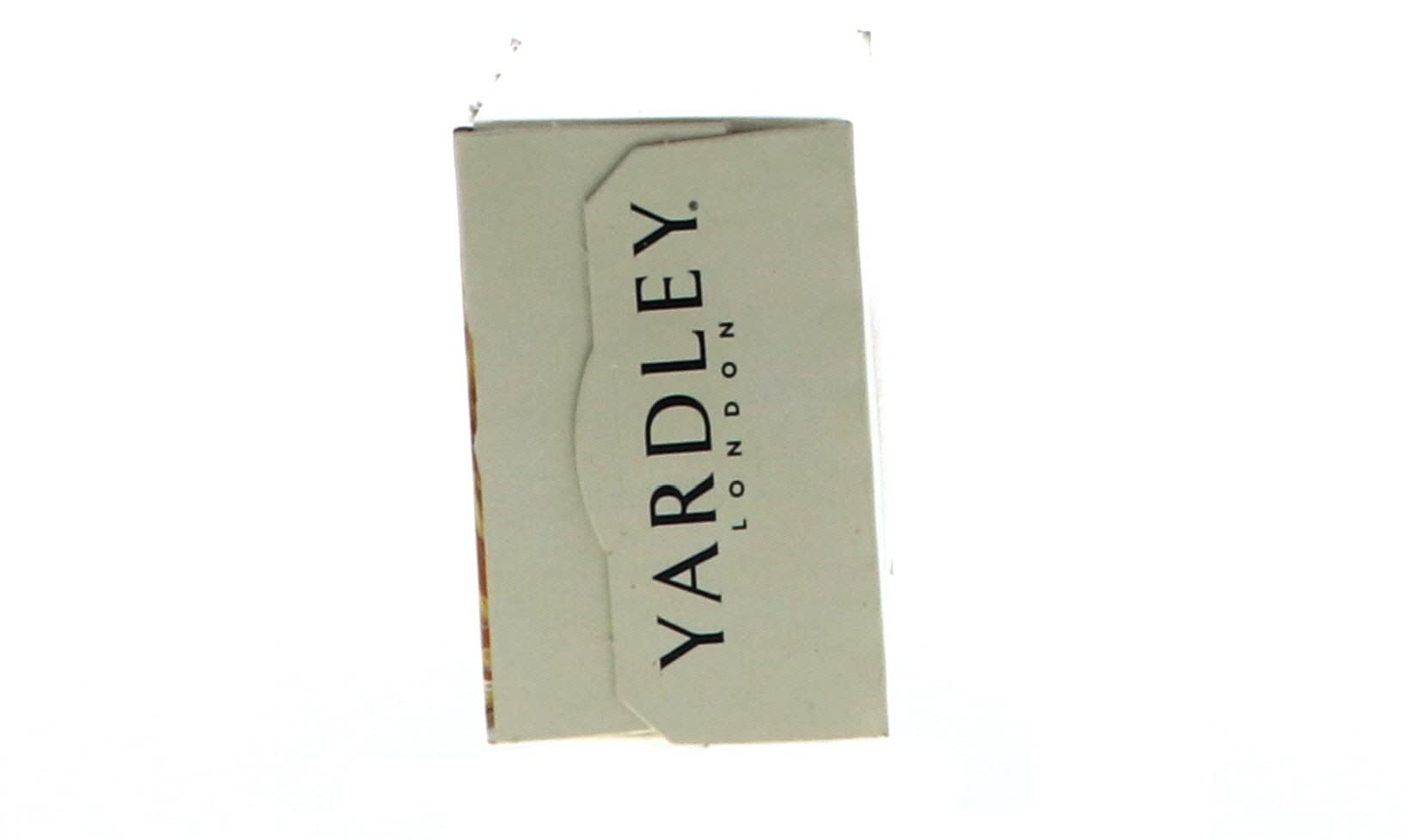Jabón Yardley avena almendra, detalle de textura cremosa para limpieza suave.