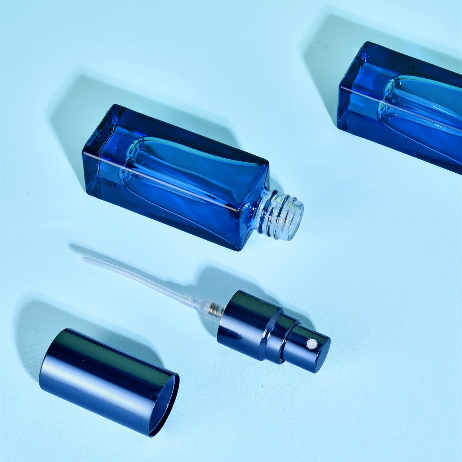 Yikimyfo atomizador de perfume 5 ml negro, tamaño compacto para bolsillos.