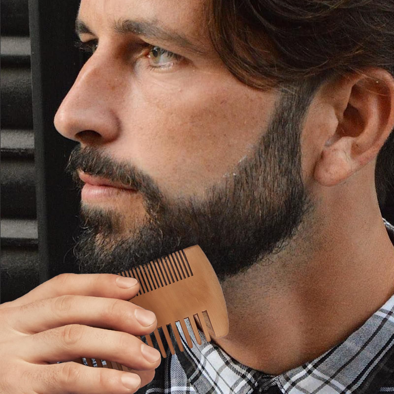 Dientes gruesos permiten peinar barbas largas con comodidad.