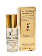 Yves Saint Laurent Touche Éclat Blur Primer, botella, mejora la suavidad y la base de maquillaje.