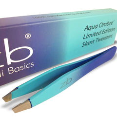 Pinzas Zizzili Basics en degradado agua con punta inclinada para cejas precisas.